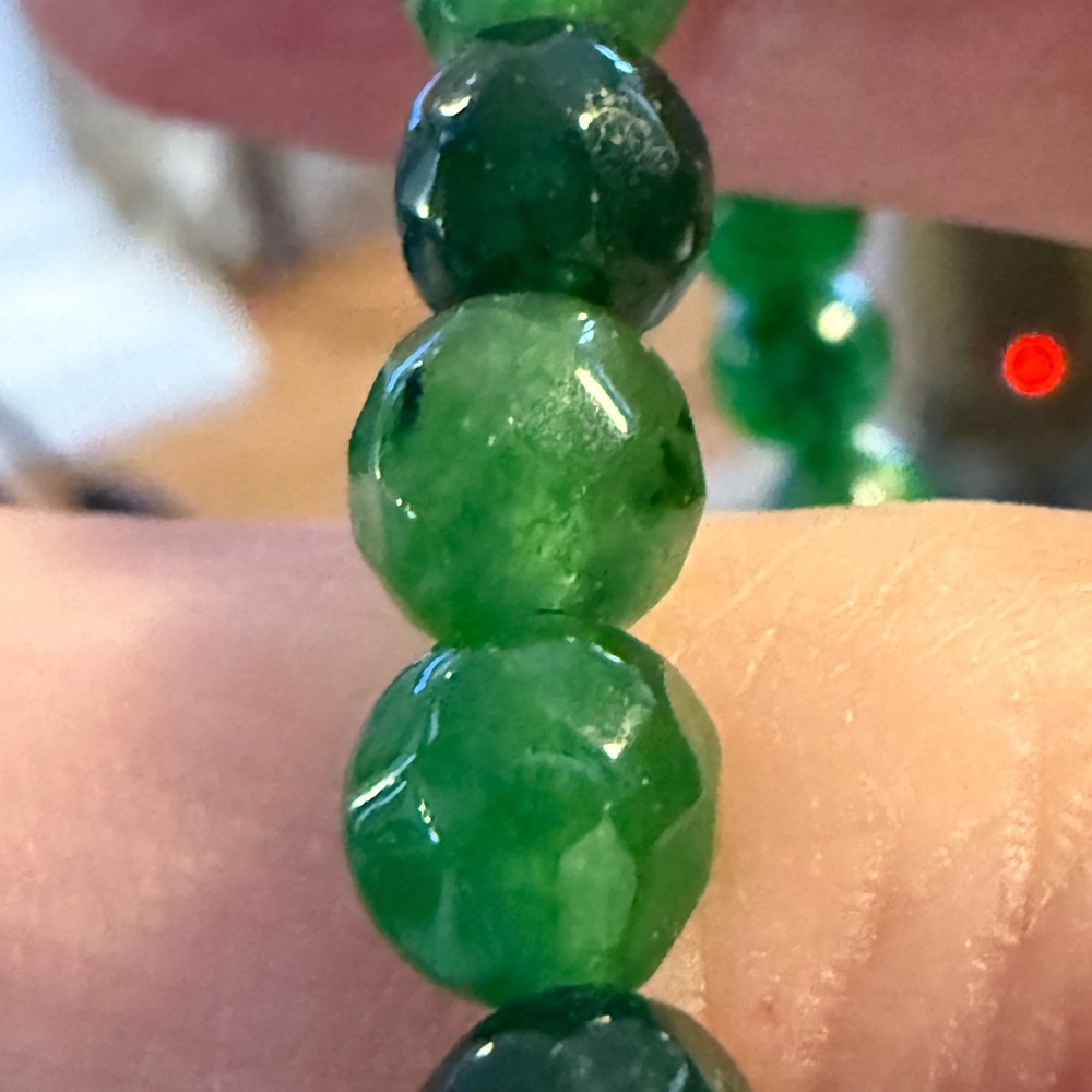 Faceted green quartzite bead gold tone choker necklace - Picture 5 of 8